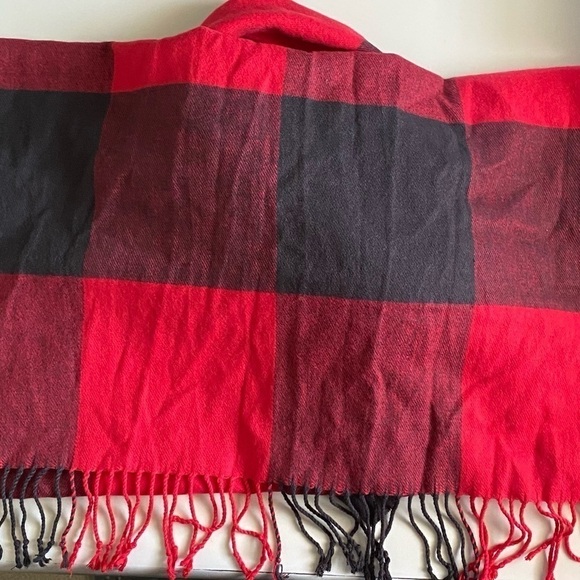 GAP Fringed Trim Scarf - Picture 3 of 5